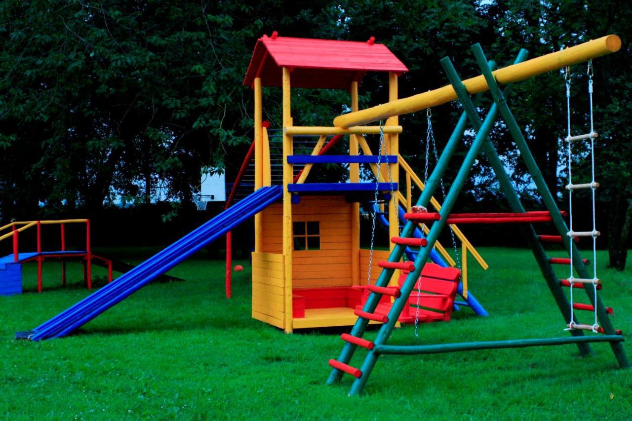 Akmeniu Dvaras Akmeniai Buitenkant foto